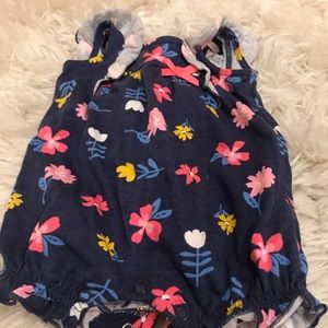 Selling outfit for newborn